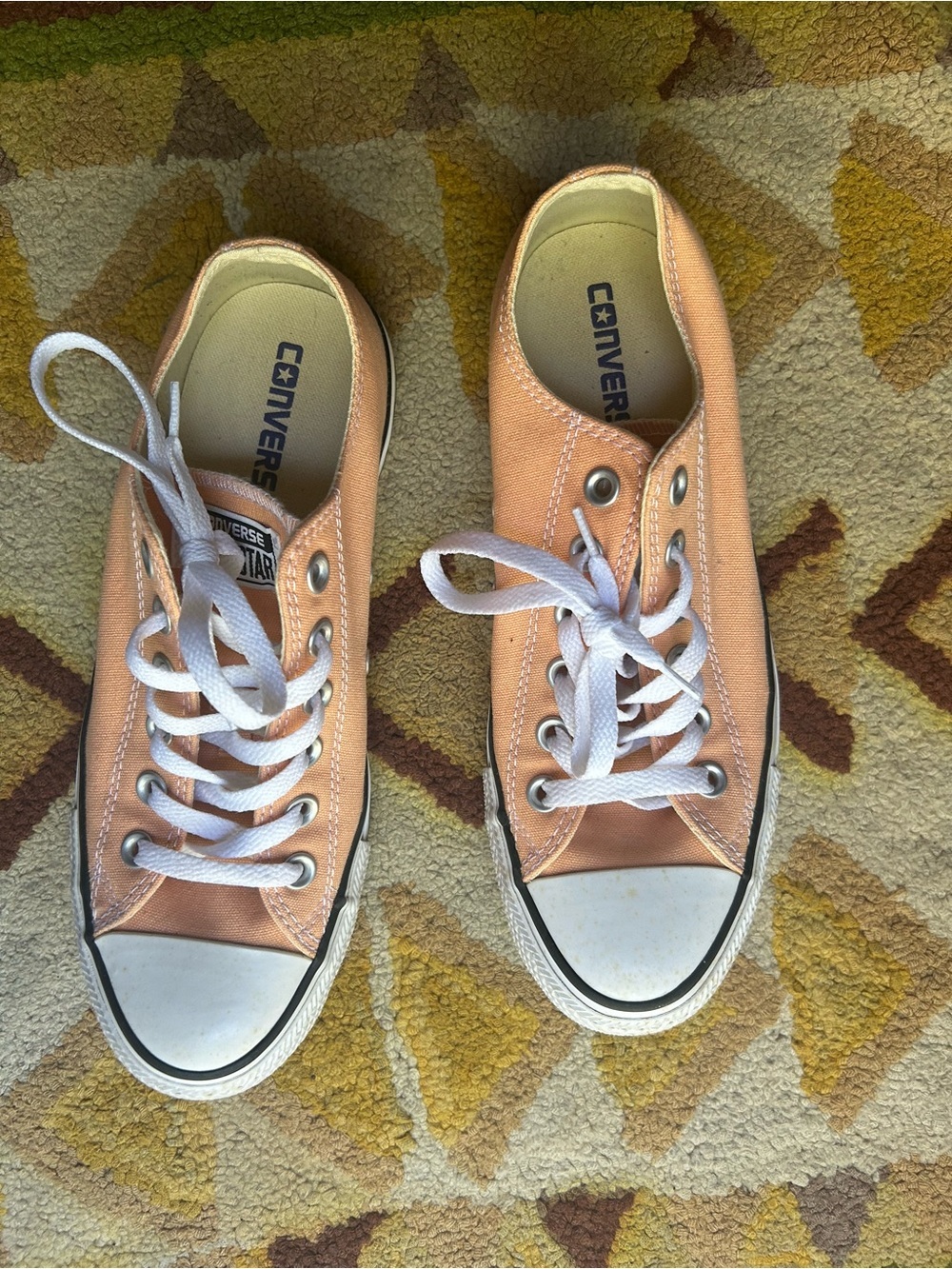 Converse Chuck Taylor All Star Peach Coral Low Top Sneakers Women’s 8 Men’s 6